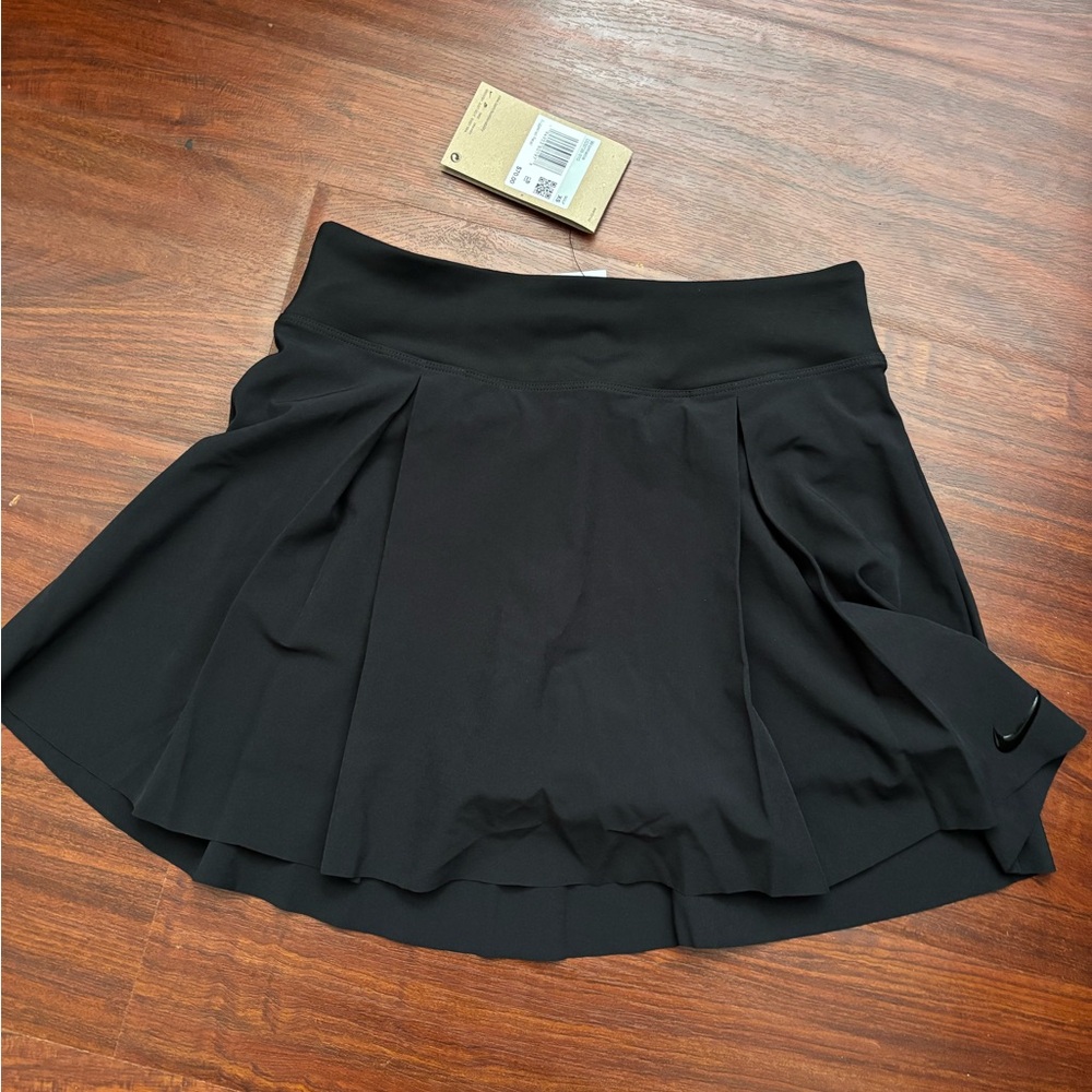 Nike women's black skort